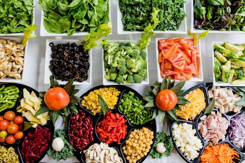 Clear deli container for salads and prepared foods