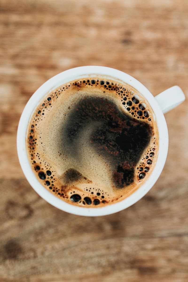 Single wall takeaway coffee cup for hot beverages