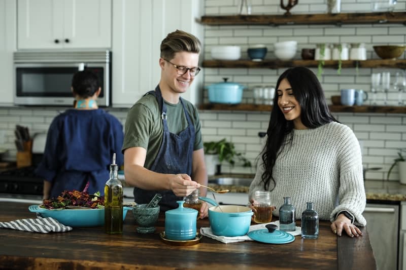 Compostable cutlery set for takeaway meals